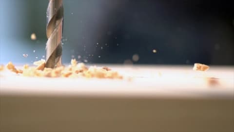 Lyra Law ouvre sa femme chatte poilue