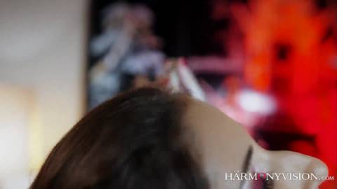 Stella Cox et Clea, dans un porno lesbien