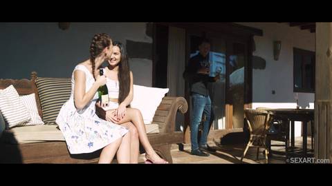 Luxuretv propose une baise artistique