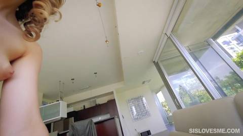 Elena Koshka se fait baiser en POV