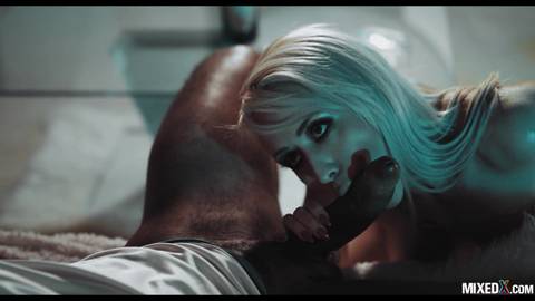 Christina Shine aime branler une bite black sur Xnxx