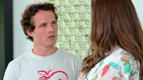 Maman salope veut baiser sous la douche