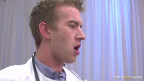 Anastasia jouit de brazzers gratuit