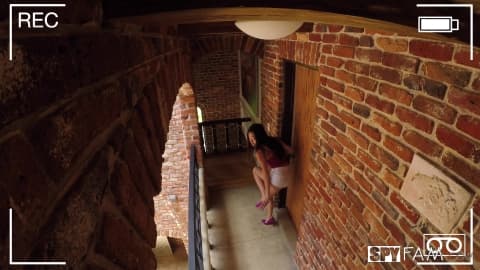 Petite française baise son demi-frère