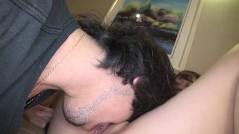 Jilat Memek pour cette hôtesse de l&rsquo;air