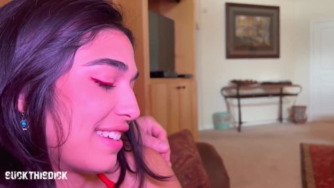 Reina Rae fait son grand retour, obsédée par la dernière fois où elle a sucé une BWC