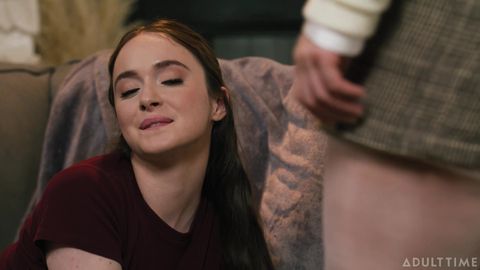 La MILF Ryan Keely prend le contrôle et fait ce qu&rsquo;elle veut d&rsquo;Hazel Moore !