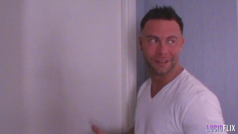 La blonde fait un casting porno à l&rsquo;hôtel